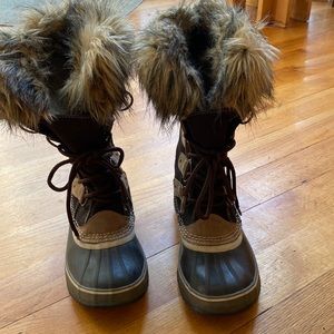 Sorel Joan of Arctic boots size 8